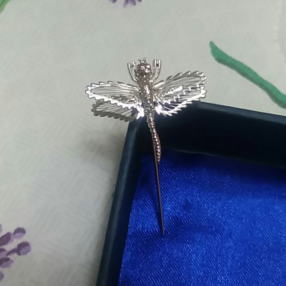 Dragonfly stickpin